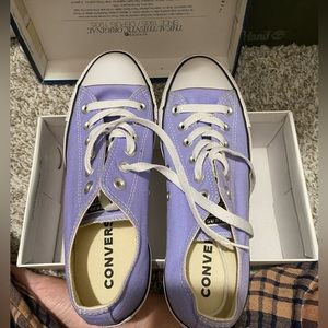 Converse like new lavender 8